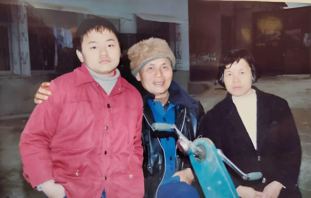 Hành Trình Học Tập và Sự Nghiệp